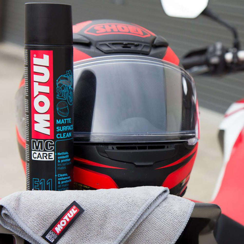 MOTUL E11 MATTE SURFACE CLEANER - 400mL 2