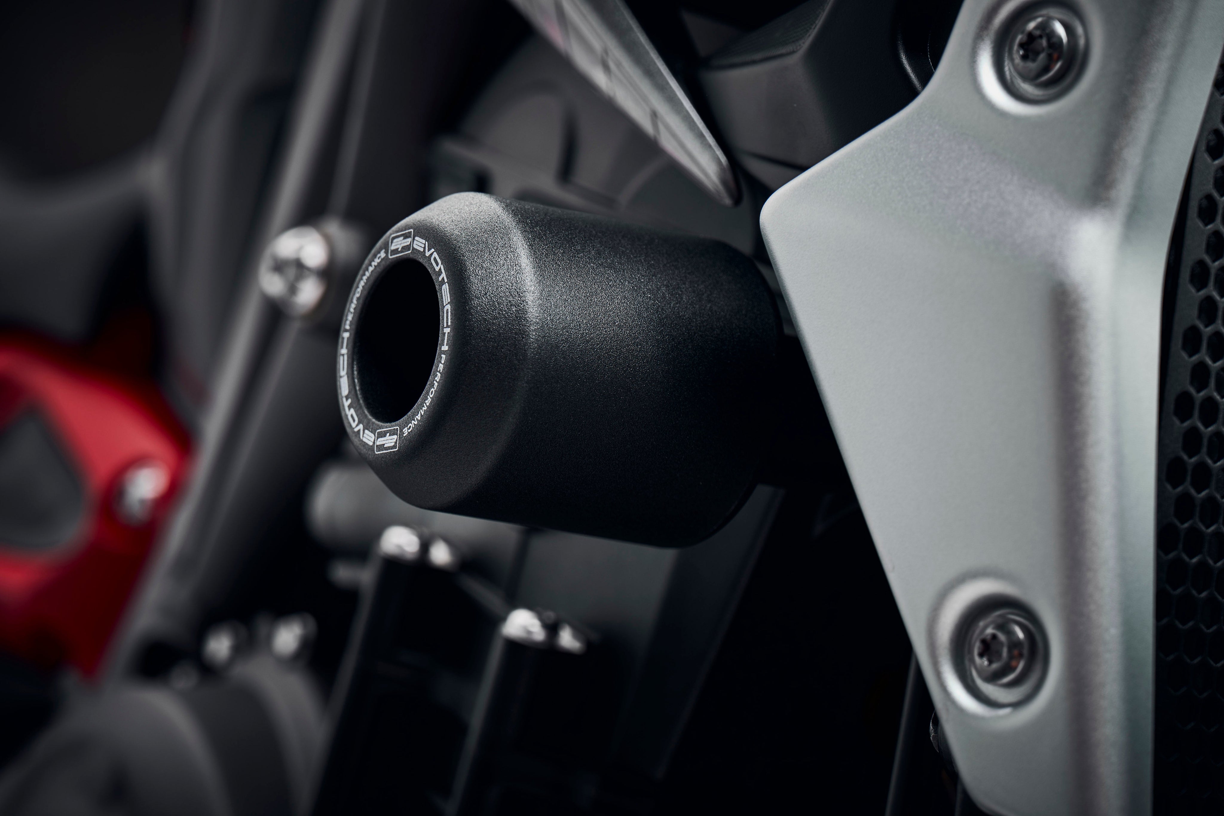 Evotech Crash Bobbins - Triumph Street Triple 765 RX (2026) - Crash Protection - 6 - Image