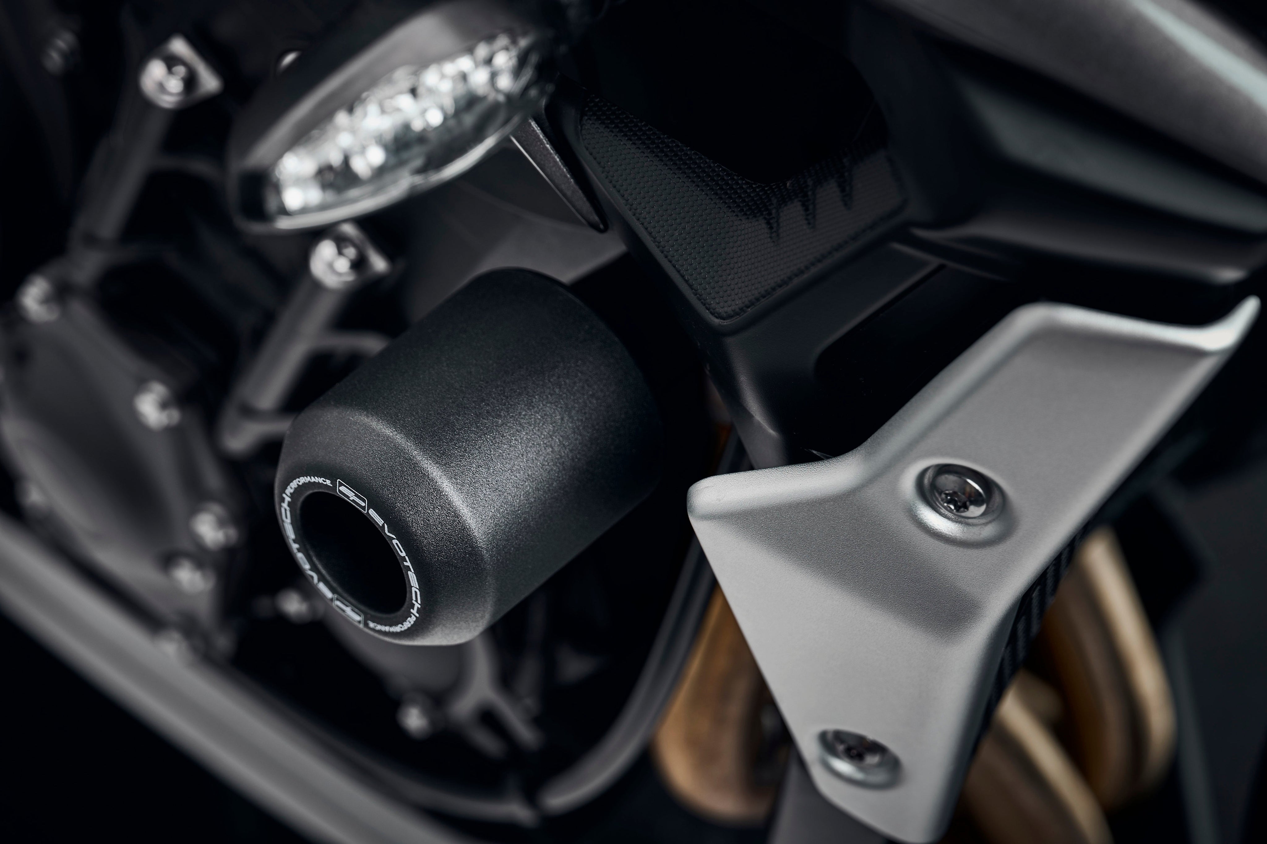 Evotech Crash Bobbins - Triumph Street Triple 765 RX (2026) - Crash Protection - 5 - Image