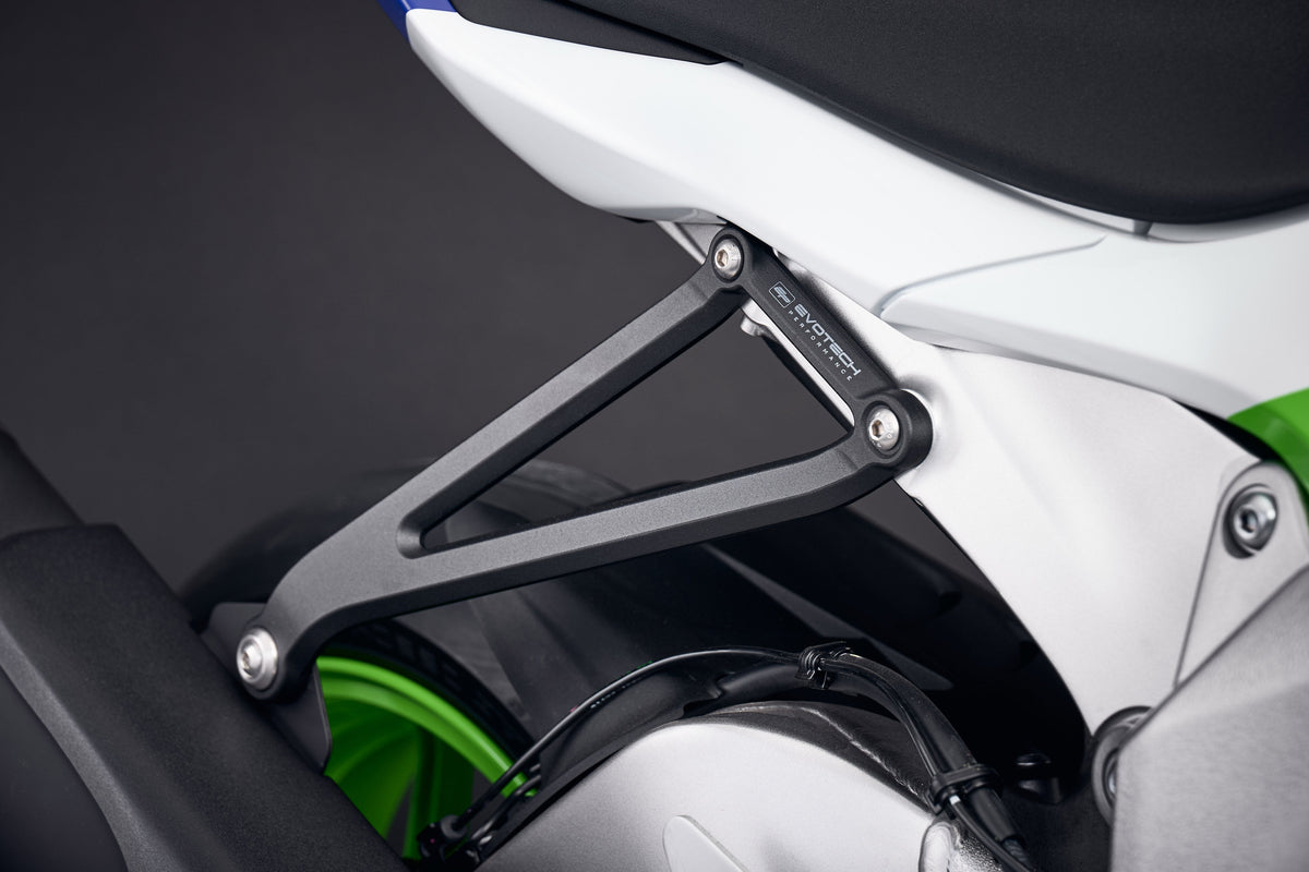 Evotech Kawasaki Ninja ZX-6R Exhaust Hanger & Pillion Footpeg Removal Kit (2024+) - 3