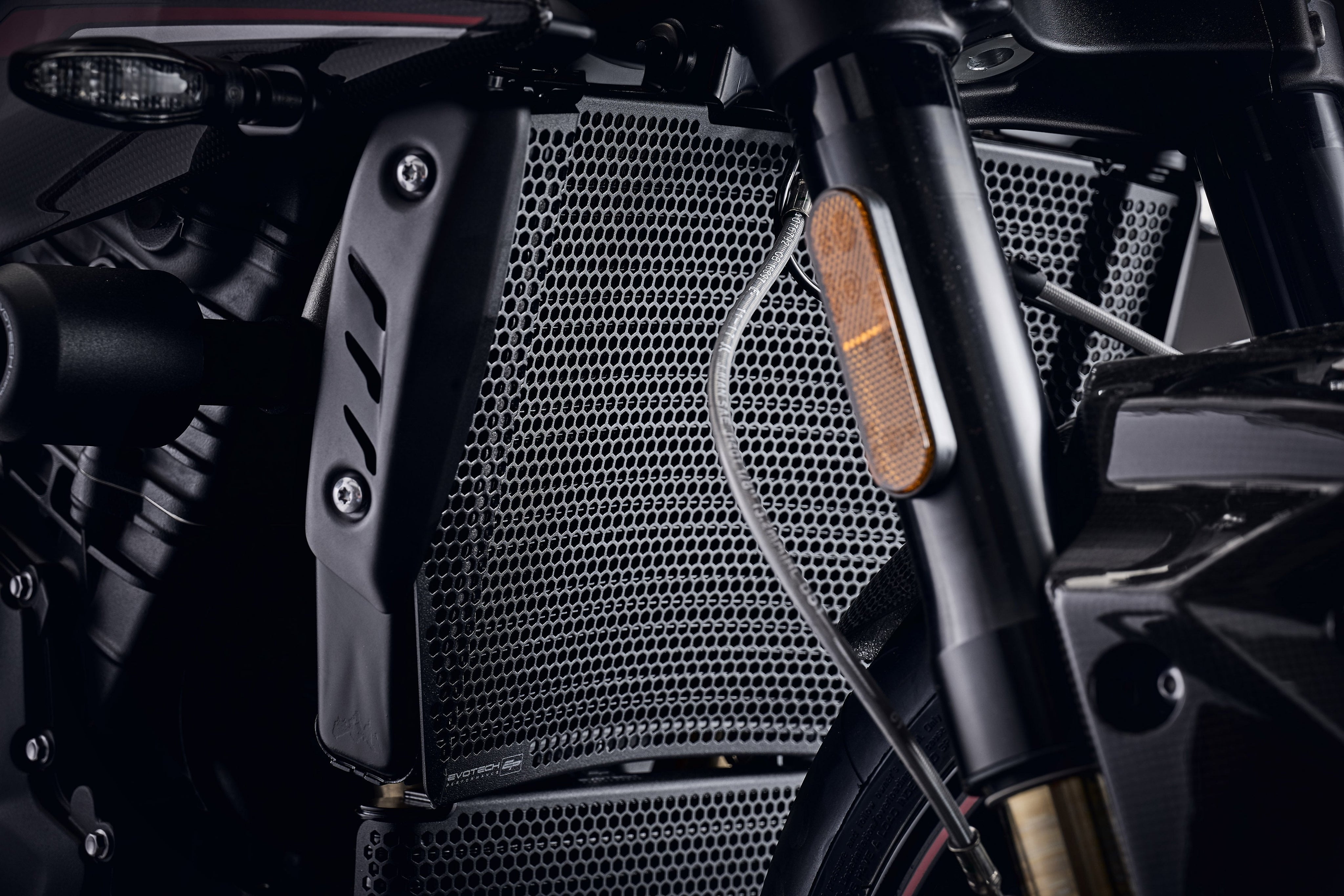 Evotech Radiator Guard - Triumph Speed Triple RS (2018 - 2020) - 3