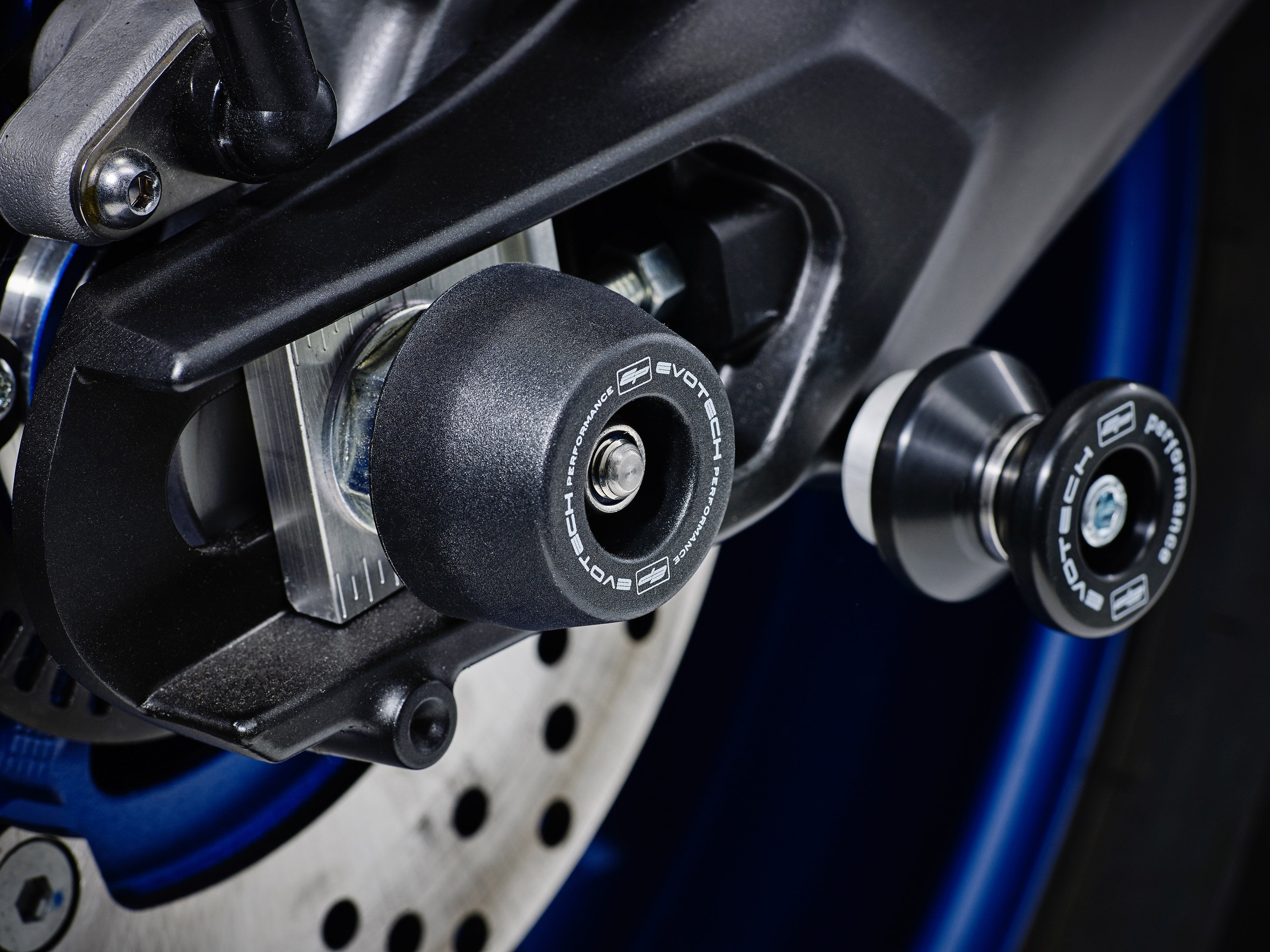 EP Spindle Bobbins Kit crash protection for the rear swingarm of the Yamaha FZ-09, fitted near EP Paddock Stand Bobbins.  