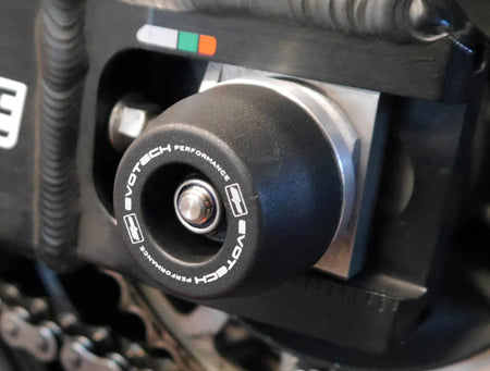 The EP Spindle Bobbin Kit signature bobbin is attached to the rear wheel of the Honda CBR1000RR, guarding the swingarm and drive chain.